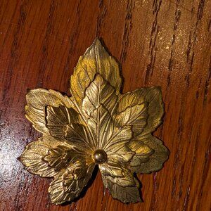 Sarah Coventry "Golden Maple" leaf brooch